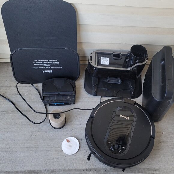 Shark RV1001AE IQ Robot Self-Empty XL, Robot Vacuum with IQ Navigation - Picture 2 of 15